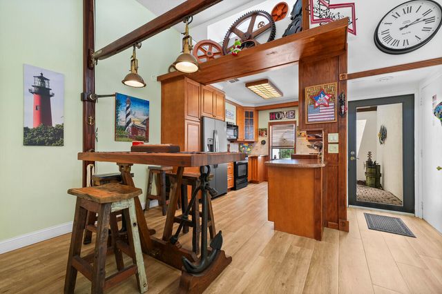 3922 SE Fairway W, Stuart, FL 34997