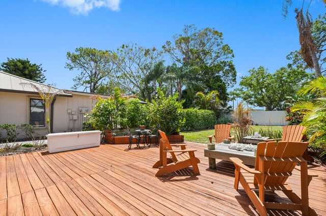 3922 SE Fairway W, Stuart, FL 34997