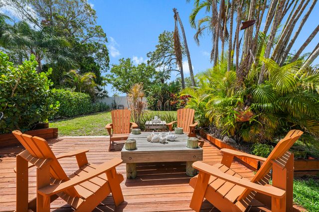 3922 SE Fairway W, Stuart, FL 34997