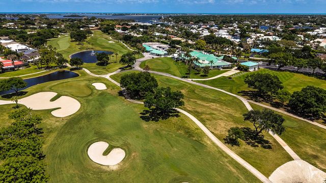 3922 SE Fairway W, Stuart, FL 34997