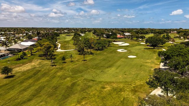 3922 SE Fairway W, Stuart, FL 34997