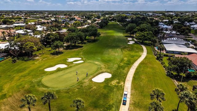 3922 SE Fairway W, Stuart, FL 34997