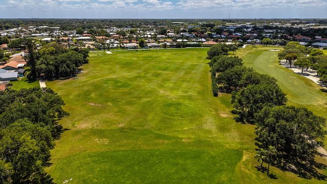 3922 SE Fairway W, Stuart, FL 34997