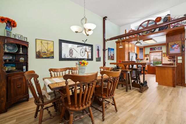 3922 SE Fairway W, Stuart, FL 34997