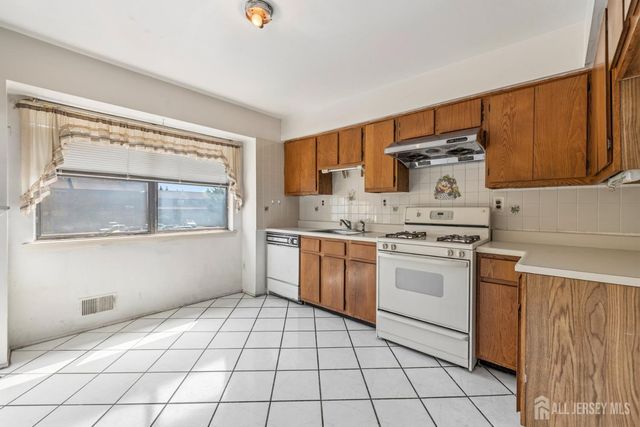 703 Merrywood Drive, Edison, NJ 08817