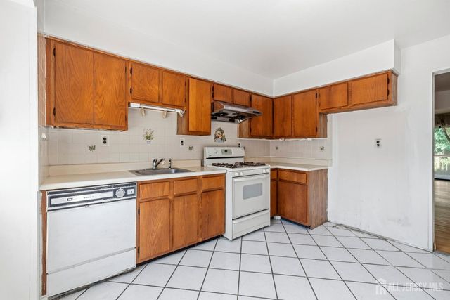 703 Merrywood Drive, Edison, NJ 08817