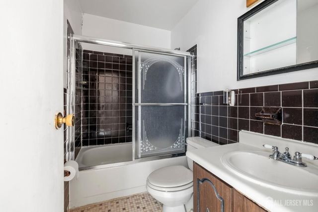 703 Merrywood Drive, Edison, NJ 08817