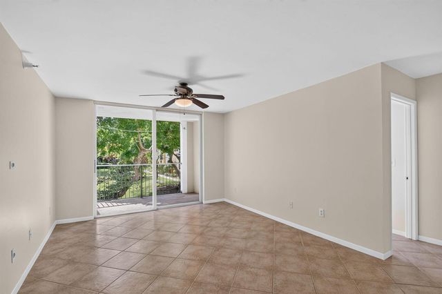 107 Yacht Club Way 208, Hypoluxo, FL 33462