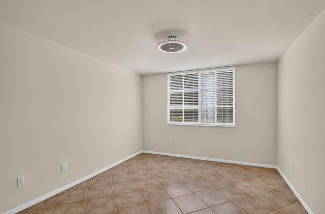 107 Yacht Club Way 208, Hypoluxo, FL 33462