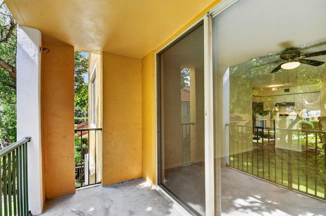 107 Yacht Club Way 208, Hypoluxo, FL 33462