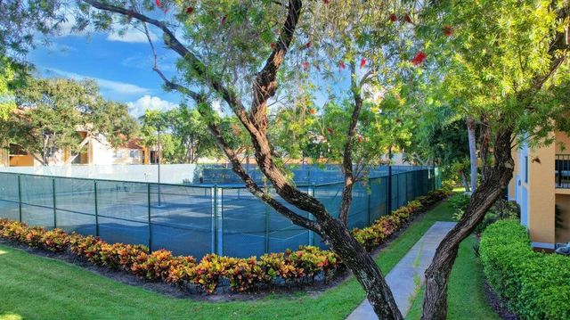 107 Yacht Club Way 208, Hypoluxo, FL 33462