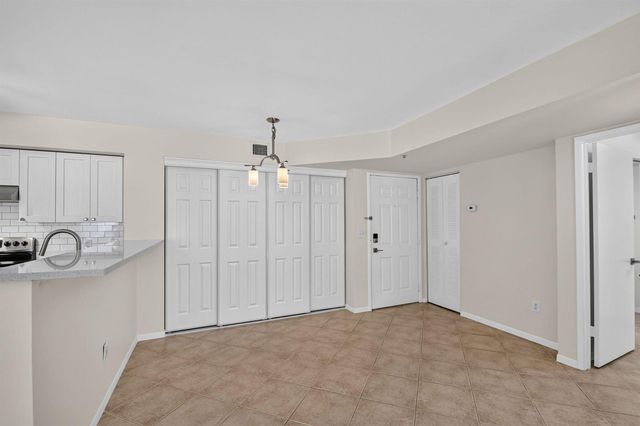 107 Yacht Club Way 208, Hypoluxo, FL 33462