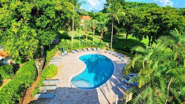 107 Yacht Club Way 208, Hypoluxo, FL 33462