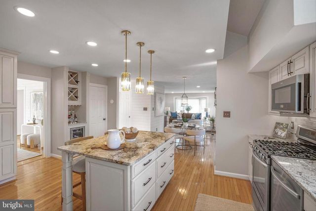 14514 FLAG STAFF CT, Centreville, VA 20121