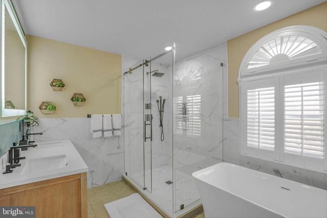 14514 FLAG STAFF CT, Centreville, VA 20121