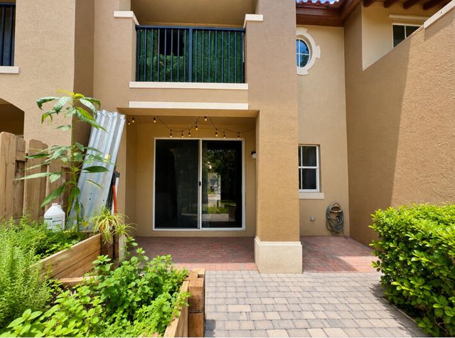 2928 Hidden Hills Road 1405, West Palm Beach, FL 33411
