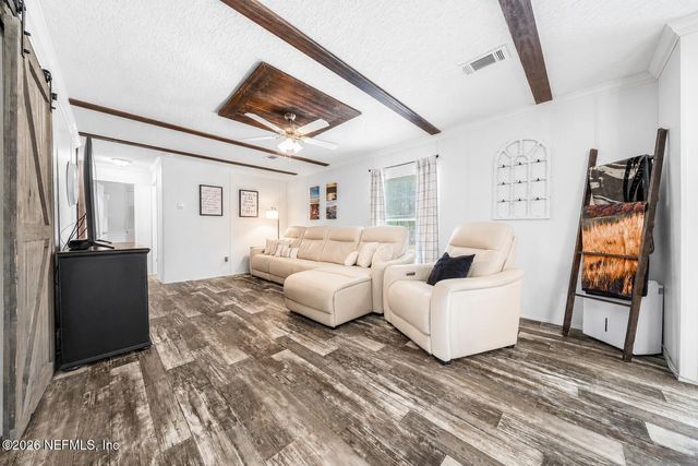 105 BUCK RUN Trail, Hawthorne, FL 32640