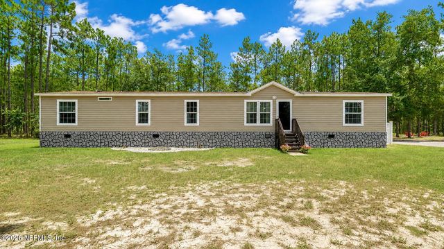 105 BUCK RUN Trail, Hawthorne, FL 32640