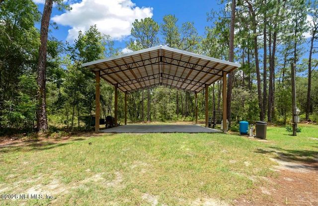 105 BUCK RUN Trail, Hawthorne, FL 32640