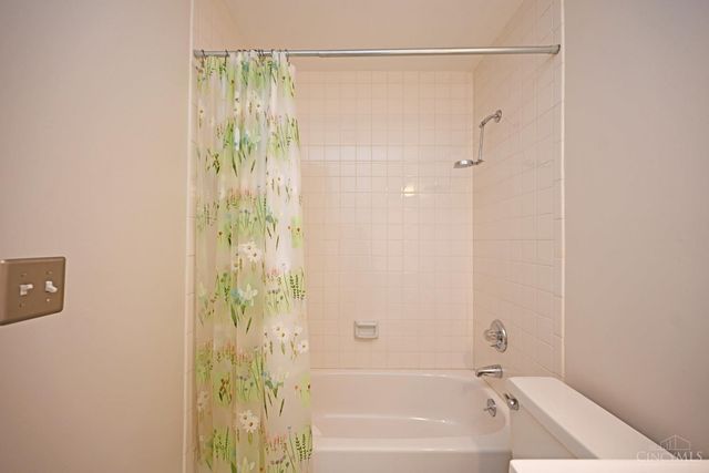 3433 Traskwood Circle, Cincinnati, OH 45208