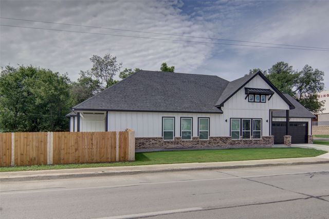 3220 N Houston Street, Fort Worth, TX 76106