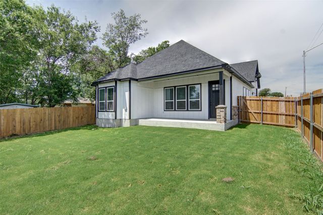 3220 N Houston Street, Fort Worth, TX 76106