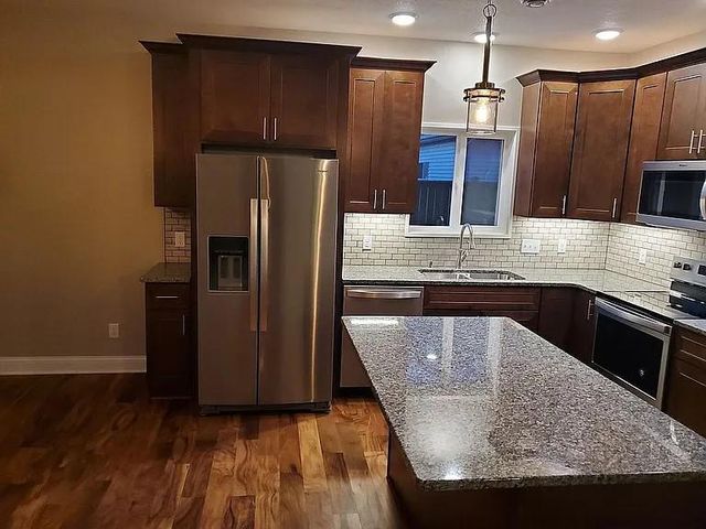 900 8th Avenue SW, Pine Island, MN 55963