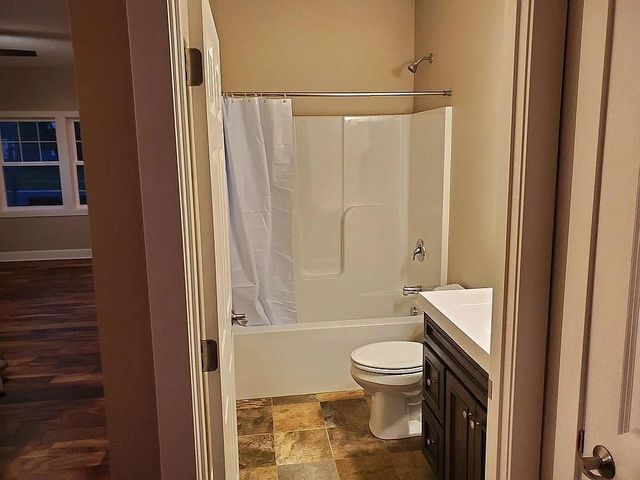 900 8th Avenue SW, Pine Island, MN 55963