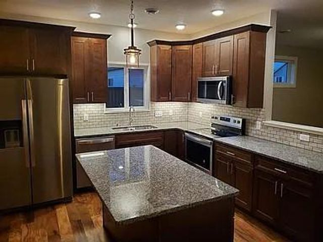 900 8th Avenue SW, Pine Island, MN 55963