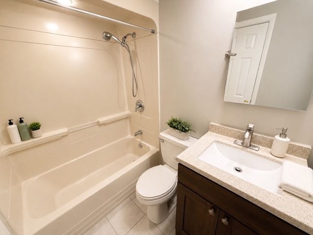 1525 N Patton Avenue, Arlington Heights, IL 60004