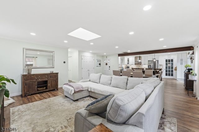 8 Johnson Rd, Franklin Twp., NJ 08873