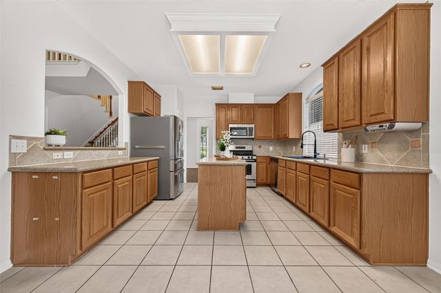 2710 Five Oaks Drive, Missouri City, TX 77459