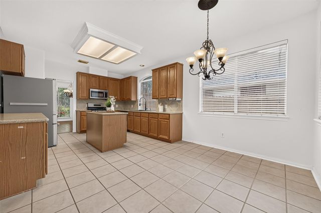 2710 Five Oaks Drive, Missouri City, TX 77459