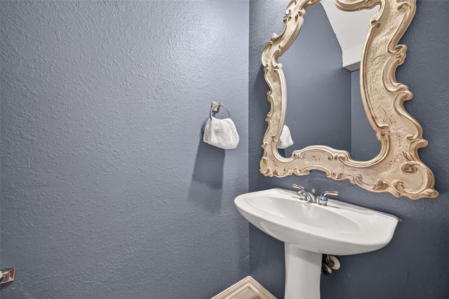 2710 Five Oaks Drive, Missouri City, TX 77459