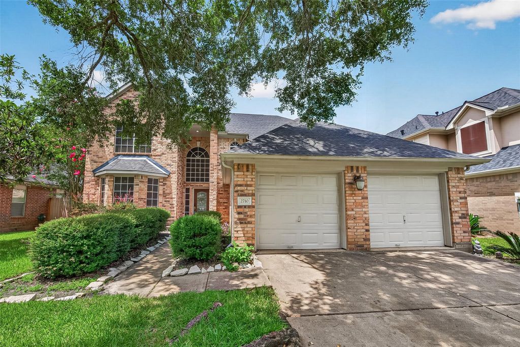 2710 Five Oaks Drive, Missouri City, TX 77459