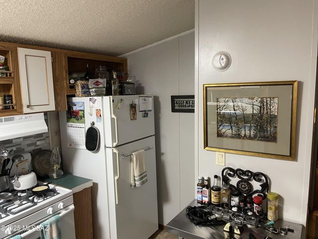 260 S Land Ave Trlr 17, Benson, AZ 85602
