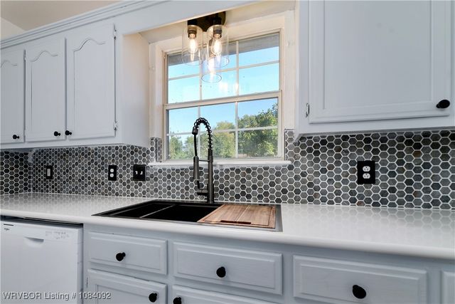 473925 E 1117 Road, Muldrow, OK 74948