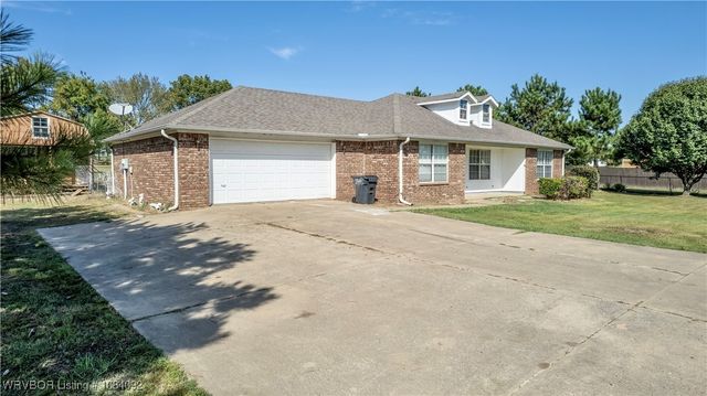 473925 E 1117 Road, Muldrow, OK 74948