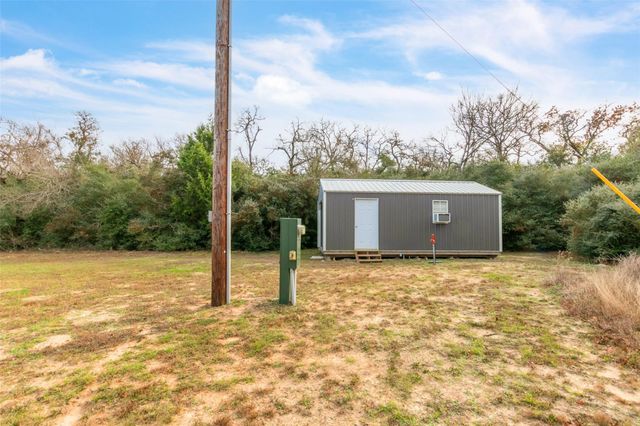 1692 Henry Prairie Road, Franklin, TX 77856
