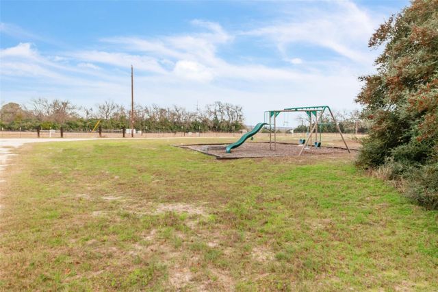 1692 Henry Prairie Road, Franklin, TX 77856