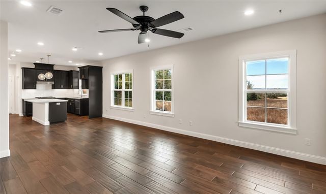 1692 Henry Prairie Road, Franklin, TX 77856