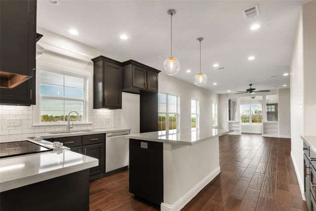 1692 Henry Prairie Road, Franklin, TX 77856