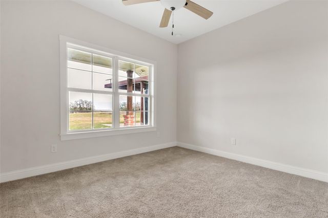 1692 Henry Prairie Road, Franklin, TX 77856