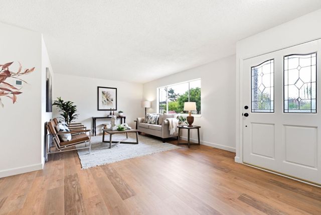 944 Orchid Way, San Jose, CA 95117