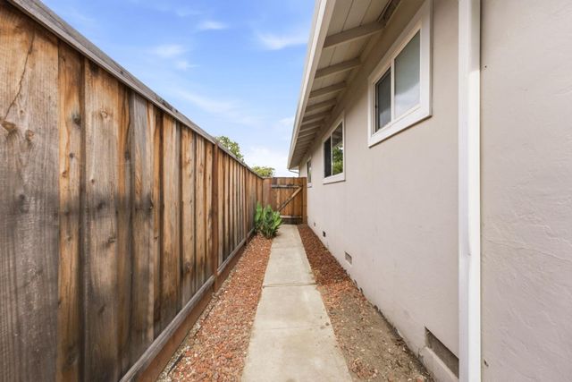 944 Orchid Way, San Jose, CA 95117