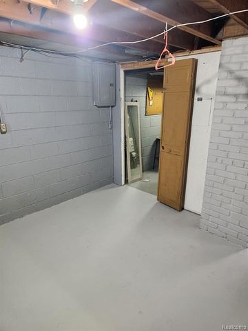 22732 Madison Street, Dearborn, MI 48124