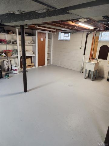 22732 Madison Street, Dearborn, MI 48124