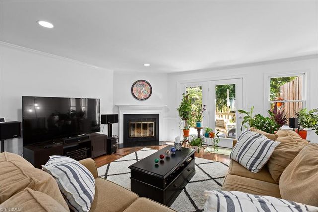 4552 Fernhaven Circle, Winston-salem, NC 27104