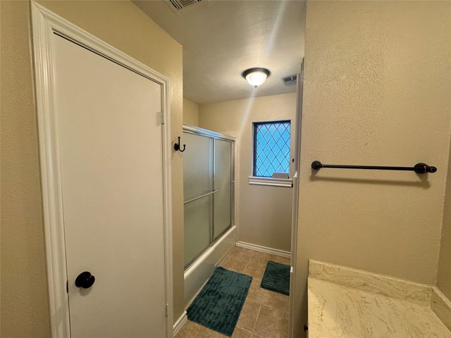 700 Highwoods Trail, Fort Worth, TX 76112