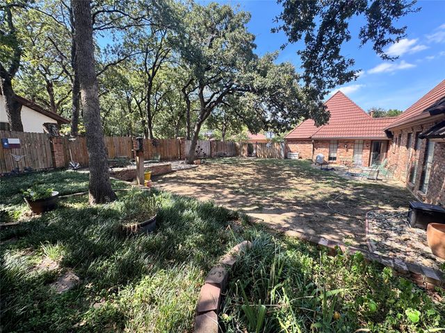 700 Highwoods Trail, Fort Worth, TX 76112